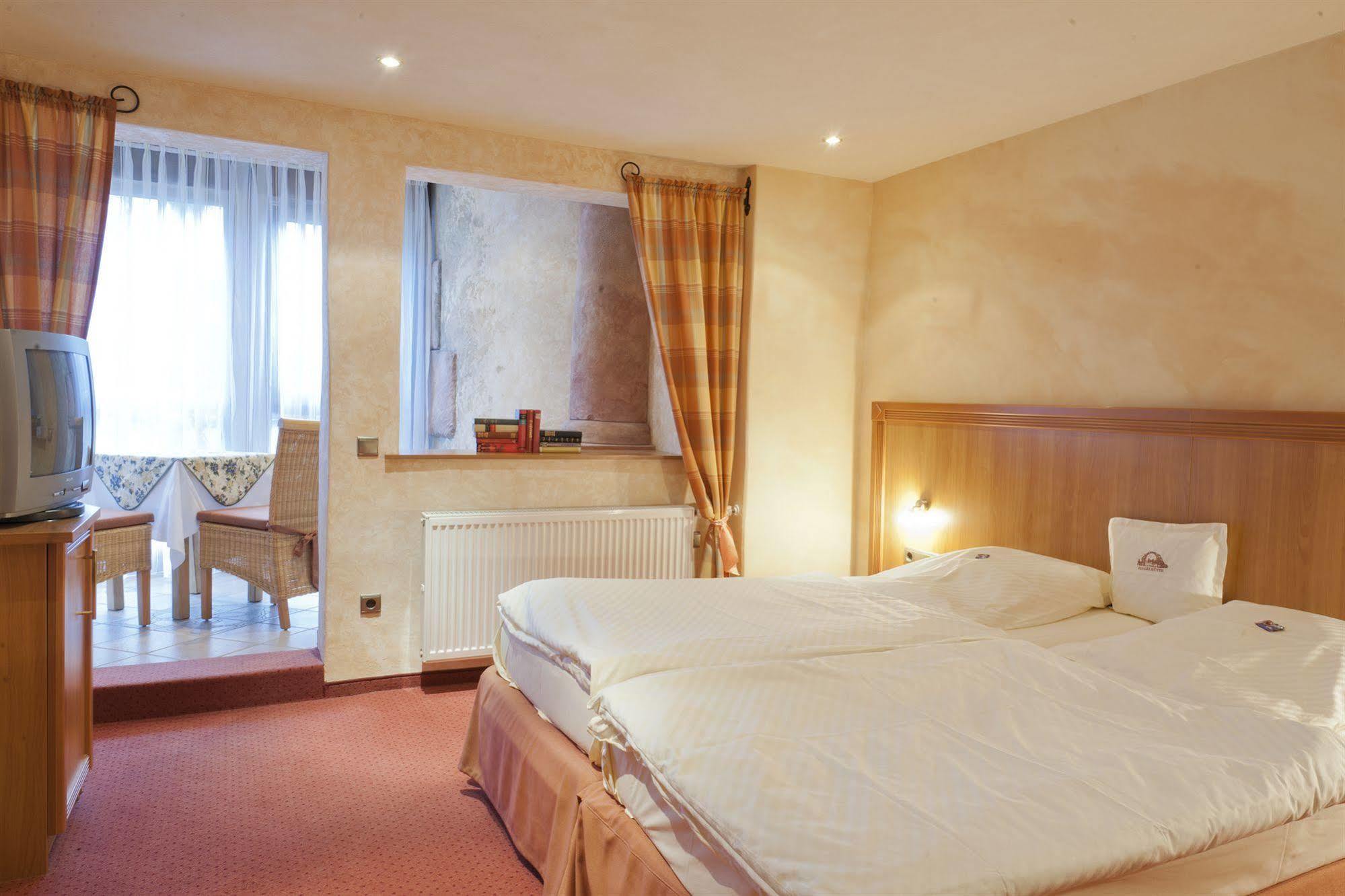 Gutshof Ziegelhütte Hotel Edenkoben Buitenkant foto